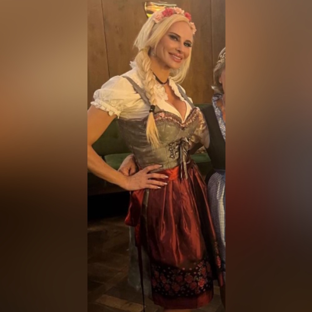 Traditional authentic Oktoberfest Dirndl Dress